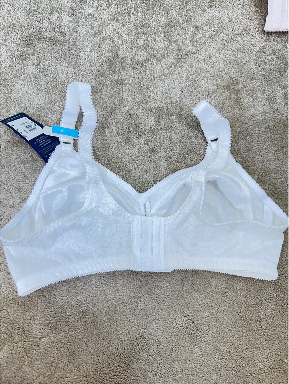 Four New Bali Bras 38C Wire Free Adjustable Strap Hook & Eye Back Cool Comfort - Picture 5 of 15